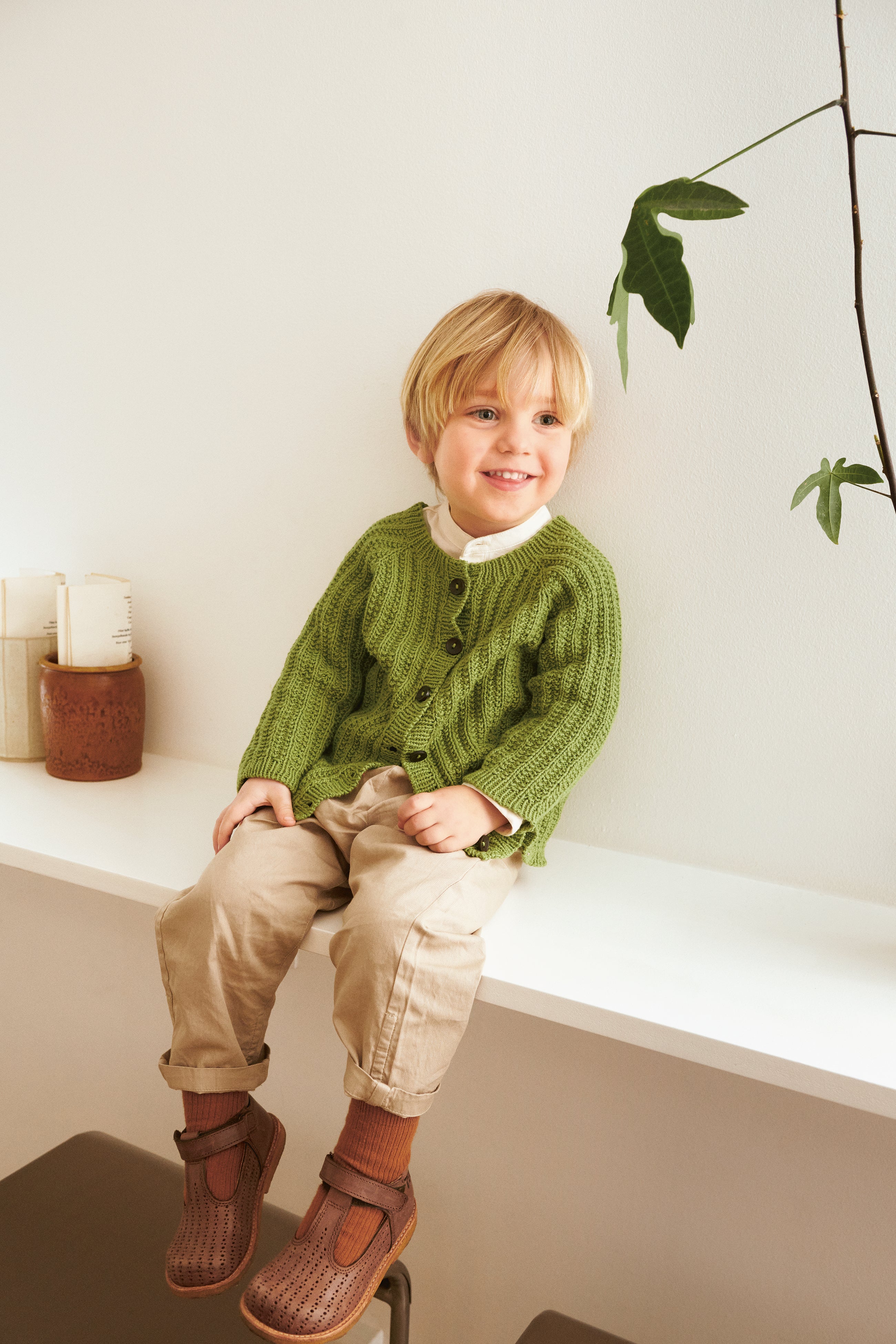 Cárdigan Ellis de bebés y niños (Patron de tejer)