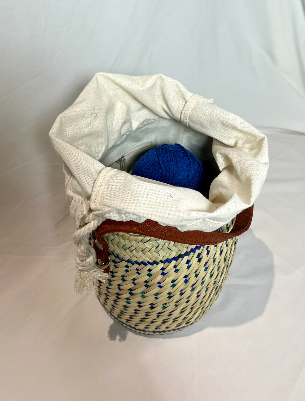 Bolsa para proyectos de tejer y crochet (café)